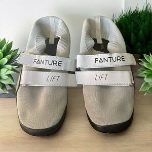 NWOT weight lifting shoes